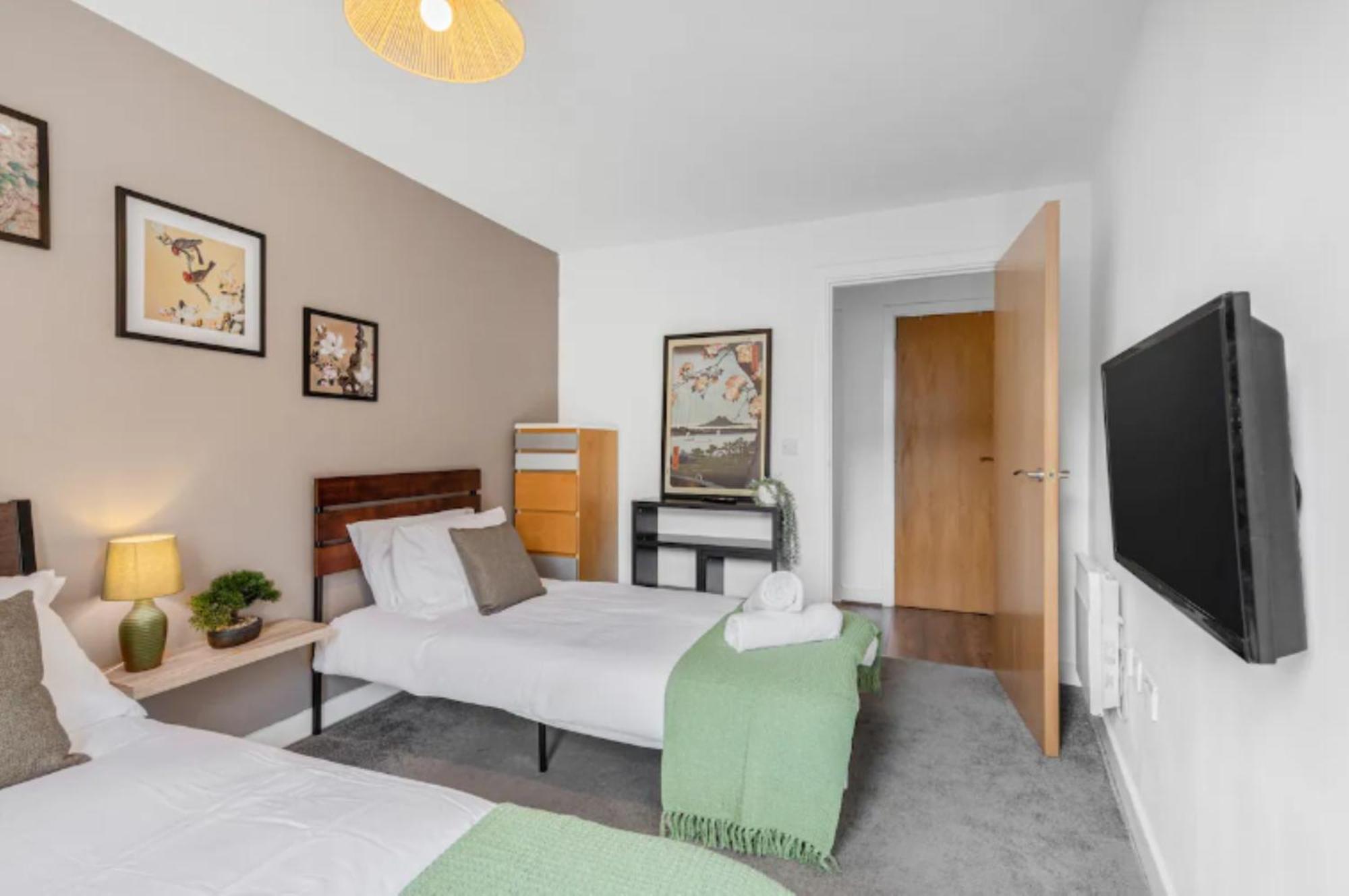 Oriental Suite 2 Bed 2 Bath Netflix And Free Parking, Games- Maihom Birmingham Exterior photo